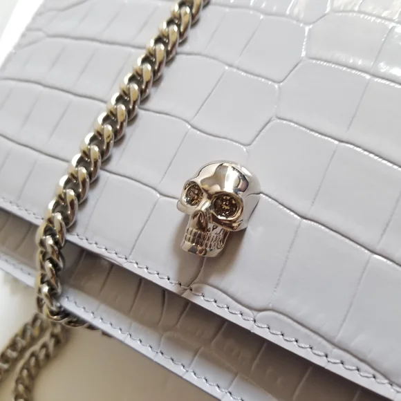 Alexander McQueen Croc-Embossed Leather Skull Crossbody Bag Lavender - Picture 5 of 11